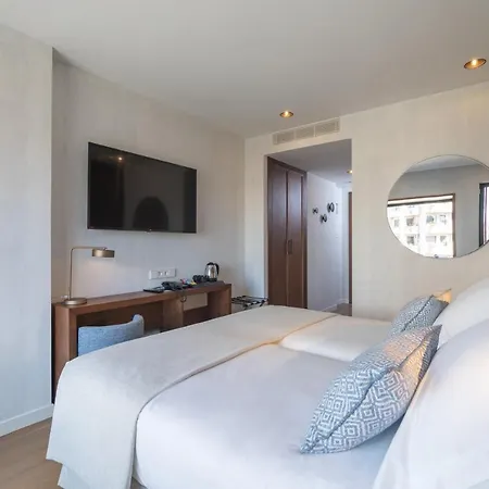 Hotel Js Plaza 4*